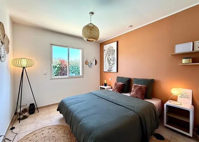 Comfortable With Pool Near Cala Rossa & Pinarello Beaches 维琪奥港