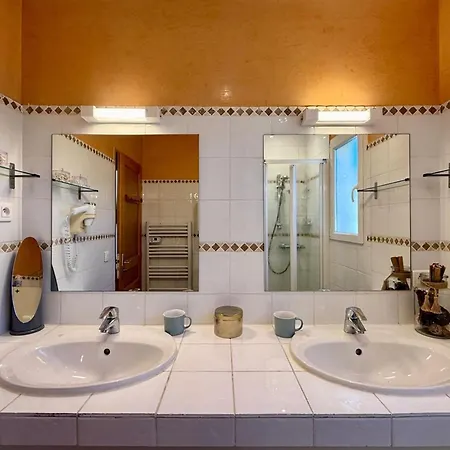 Comfortable With Pool Near Cala Rossa & Pinarello Beaches 빌라 *